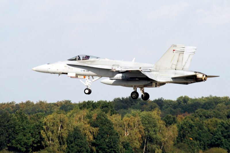 kuva1.F-18_Hornet_(Finnish_Air_Force)_(8855040325)