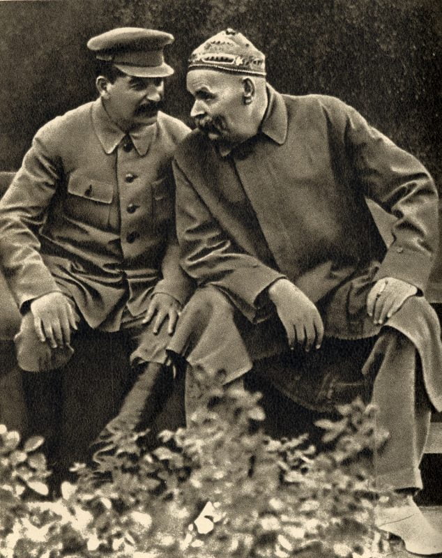 Joseph_Stalin_and_Maxim_Gorky,_1931_2