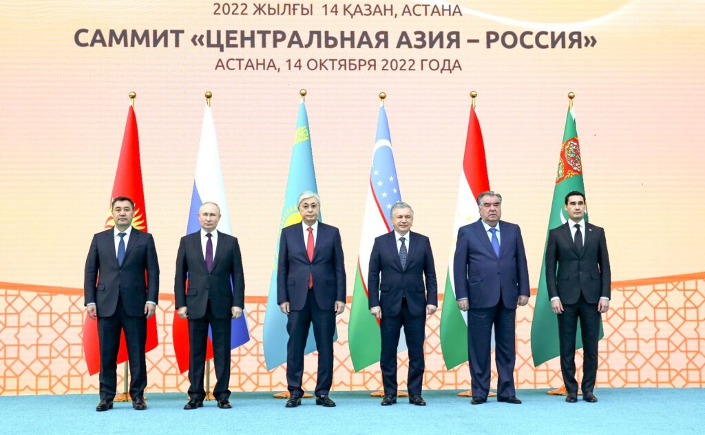 Keski-Aasia tasapainoilee suhteessaan Venäjään