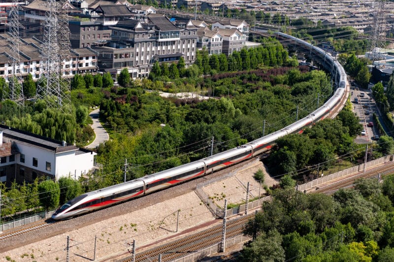 CR400BF-GZ-5143_and_5203_at_Xidian_(20210907094342)